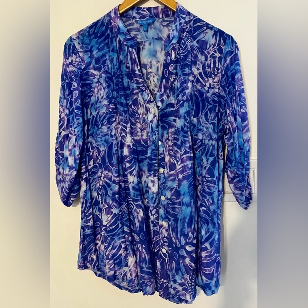 Blue Ginger Women’s Pleated Button Down 3/4 length buttoned sleeves Size S Sku74
